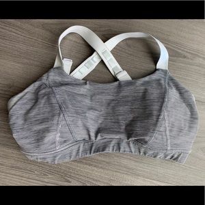 Lululemon Ta Ta Tamer Hook Sports Bra
